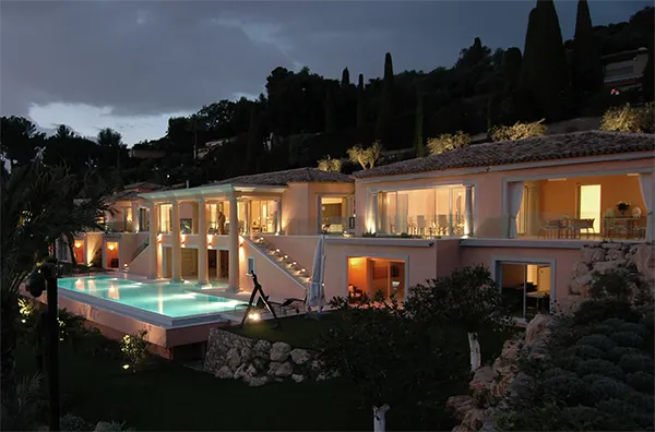 Architecture villa moderne Côte d'Azur